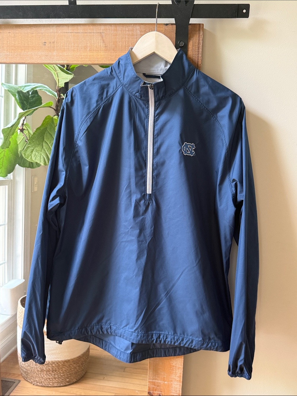 Peter Millar Crown Sport UNC Embroidered Pullover Windbreaker Size M